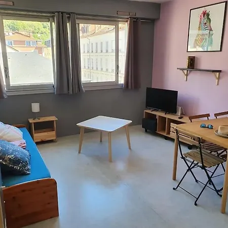 Grenoble: Jardin De Ville... Apartamento